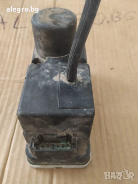 вакум помпа Bosch за Мерцедес C-клас W202 , 202 800 10 48 0 132 006 344 , снимка 1