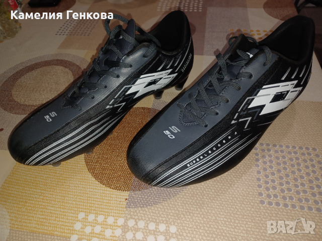Футболни обувки LOTTO Solista, снимка 1 - Футбол - 45040164