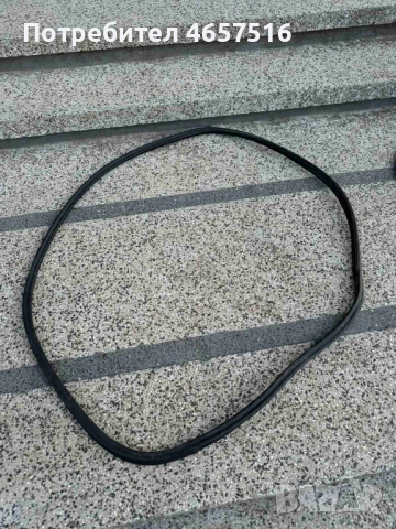 Уплътнение на предна лява врата на Ауди Audi A8 D4 H4 само за 30лв.