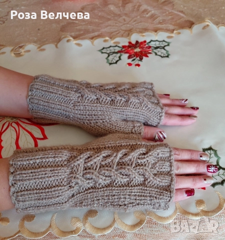 Ръчно плетени дамски ръкавички, снимка 5 - Чанти - 52938321