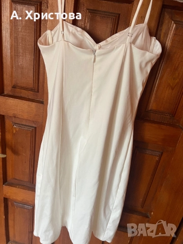 Бяла рокля Bershka, снимка 6 - Рокли - 52247338