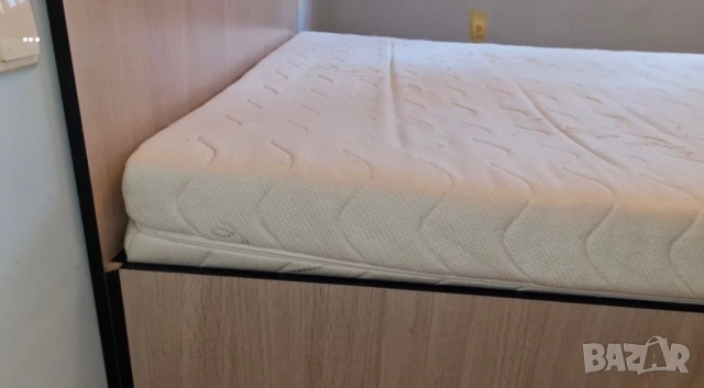 СПЕШНО - спалня с матрак 160/200 и 2 подматрачни рамки + 2 чекмеджета, снимка 2 - Спални и легла - 54006205