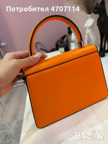 Малка дамска чанта, снимка 4 - Чанти - 53749723