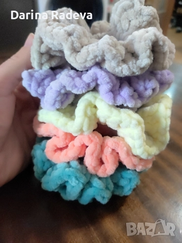 Пухени Скрънчита , снимка 4 - Шноли, диадеми, ленти - 52309234