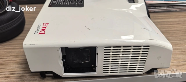 Проектор Eiki LC-WSP3000, снимка 4 - Плейъри, домашно кино, прожектори - 54146858