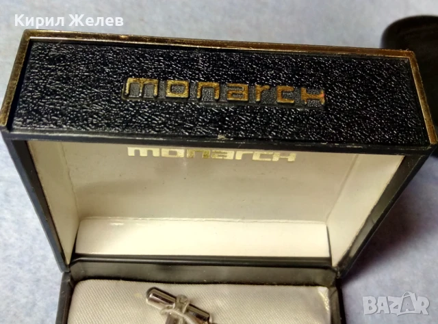 MONARCH Стар ЛУКСОЗЕН КОМПЛЕКТ БУТОНЕЛИ с 2 ИГЛИ За ВРАТОВРЪЗКИ с ФАСЕТИРАНИ КРИСТАЛИ 19014, снимка 13 - Антикварни и старинни предмети - 51371677