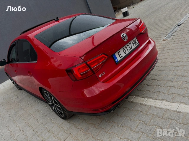VW Jetta GLI 2.0 TSI 211hpFACELIFT/DSG/99km/Keyless/TOP/ЛЮК/ЕВРО6, снимка 5 - Автомобили и джипове - 53784123