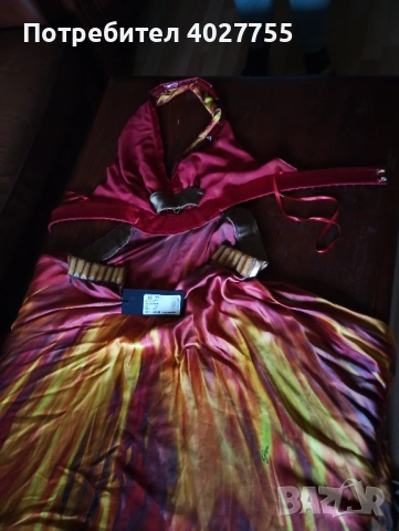 Рокля от естествена коприна. Чисто нова, с етикет, снимка 4 - Рокли - 53996385