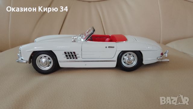 Mercedes-Benz SL300 Cabriolet Burago, снимка 3 - Колекции - 45429103