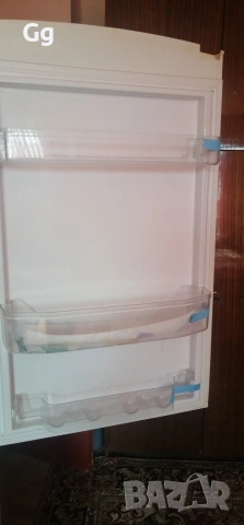 Хладилник Whirlpool WBE3111A+W, снимка 11 - Хладилници - 54020124