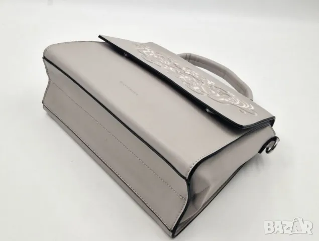 Стилна дамска чанта с капак и флорална бродерия, снимка 5 - Чанти - 50108701