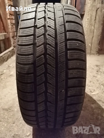 Продавам 1 брой зимна гума 225.40.18 дот 2022, снимка 2 - Гуми и джанти - 53992400