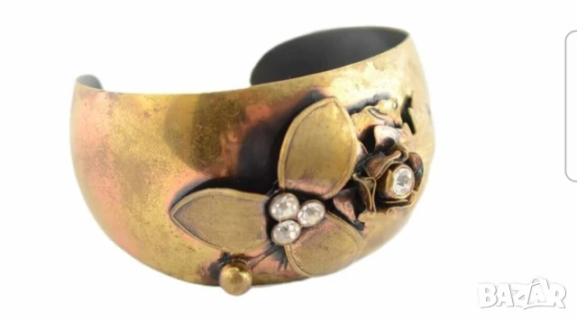 Старинна красива бронзова гривна с цветя и цирконии красота за твоята ръка