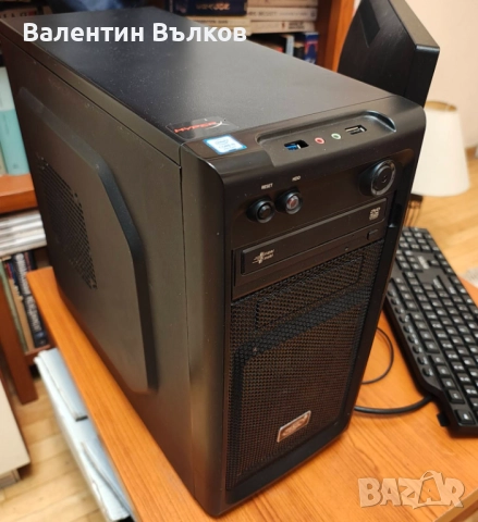 Настолен компютър  със мишка и клавиатура и монитор и колонка , снимка 2 - За дома - 52551269