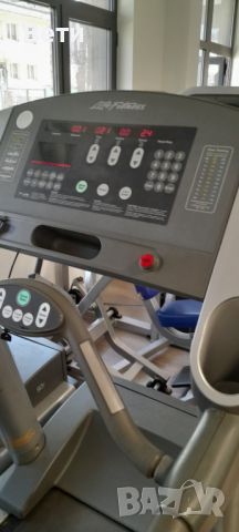 Професионална пътека Life Fitness, снимка 3 - Фитнес уреди - 45497408