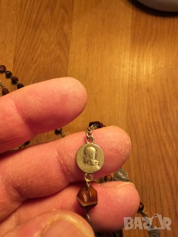 Стара молитвена броеница от франция с кръст богородица йосиф и исус за да ви пази и закриля., снимка 9 - Други ценни предмети - 51798333