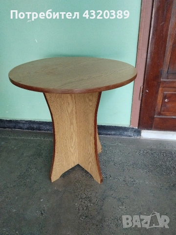 Дървена масичка 