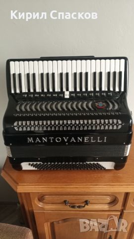 Италиански акордеон Mantovanelli , снимка 1 - Акордеони - 45899151