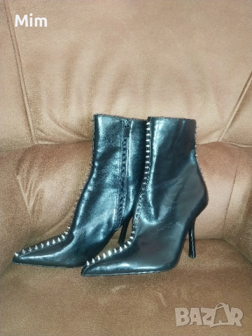 38 Черни полуботуши със сребристи шипове и 39 черни боти , снимка 2 - Дамски боти - 52220831