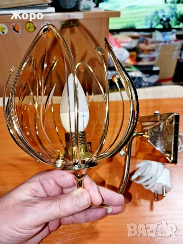 Настена лампа