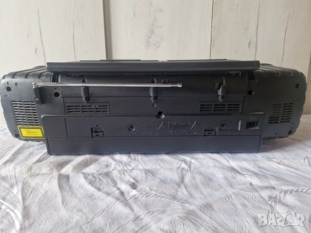 Sony CFD-60L, снимка 3 - Радиокасетофони, транзистори - 54071038
