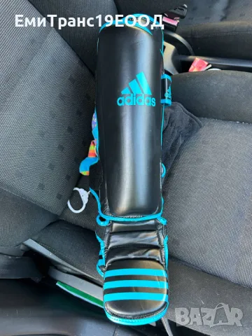 Оригинални протектори на Адидас за кикбокс 