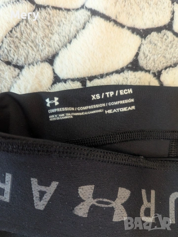 Оригинален дамски клин Under Armour, снимка 4 - Клинове - 54255531