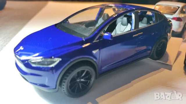 Метални колички Тесла (Tesla Model X), мащаб 1:28, снимка 7 - Коли, камиони, мотори, писти - 48784957