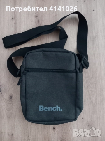 Чанта за през рамо BENCH / чантичка за през рамо Bench.