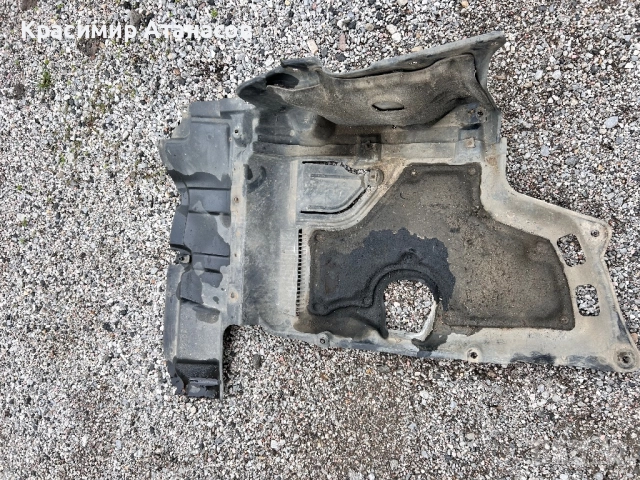 Кора под двигател дясна  за Тойота корола версо. 2004-2008г