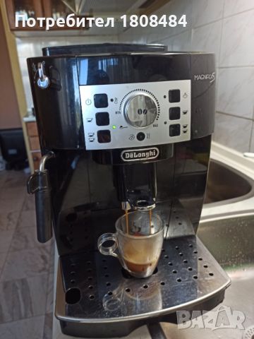 Кафеавтомат Делонги Магнефика, работи отлично и прави хубаво кафе с каймак , снимка 4 - Кафемашини - 45469003