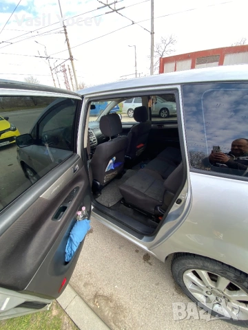 Toyota Avensis verso, снимка 6 - Автомобили и джипове - 53861896