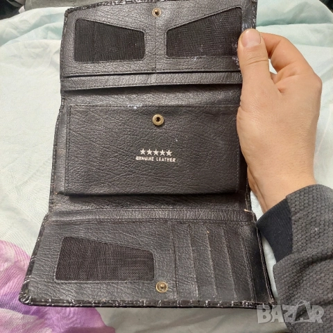 портфейл Jimmy Choo с релеф на крокодилска кожа, снимка 4 - Портфейли, портмонета - 52979621