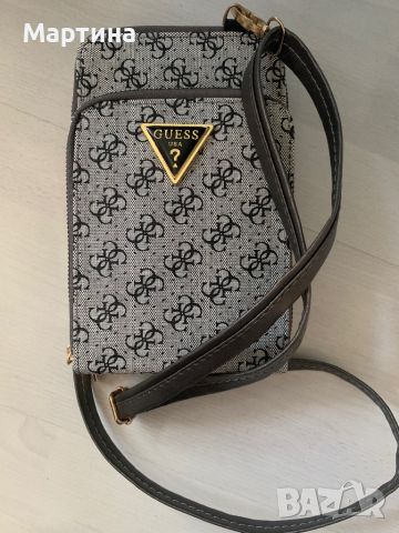 Малка Дамска чанта Guess с дълга дръжка, снимка 1 - Чанти - 46005751