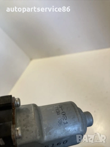 Мотор за стъклоповдигач преден десен за Peugeot 4007 2.2 HDI (2009) , снимка 2 - Части - 53680639