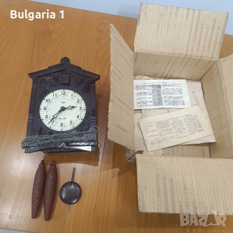 стенен часовник МАЯК с махало кукувичка в кашон