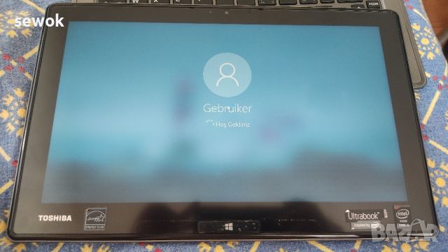 Toshiba Portege 2 in 1 tablet laptop i5 4210Y, снимка 13 - Лаптопи за дома - 46403554