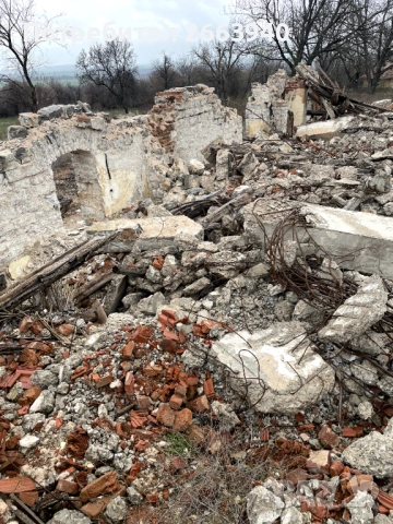 Подарявам материал за насипване на дерета и пътища