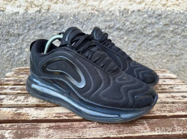 Оригинални маратонки Nike Air Max 720 Triple Black, Размер 36.5, снимка 3 - Маратонки - 47126254