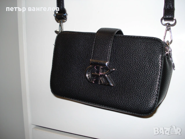 Продавам дамска малка чанта с дълга дръжка., снимка 2 - Чанти - 54055571