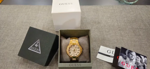 дамски часовник GUESS, снимка 7 - Дамски - 48682369