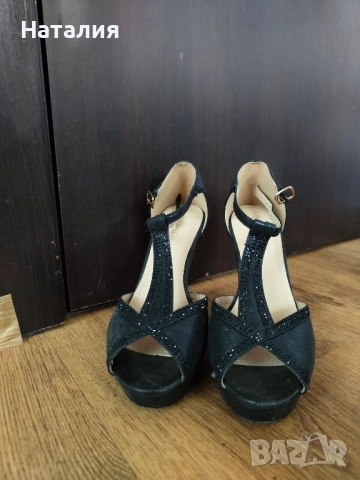 Черни токчета с камъни , снимка 3 - Дамски обувки на ток - 52275685