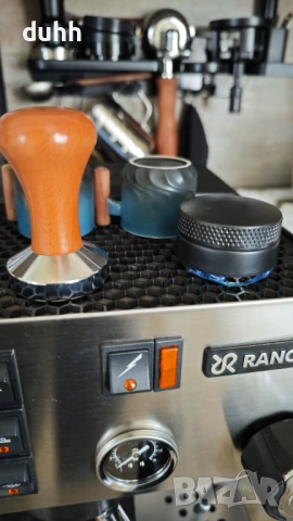 Тампер и разпределител за кафе 