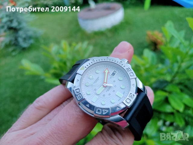 Часовник Victorinox Dive Master 500m, снимка 4 - Мъжки - 46418300