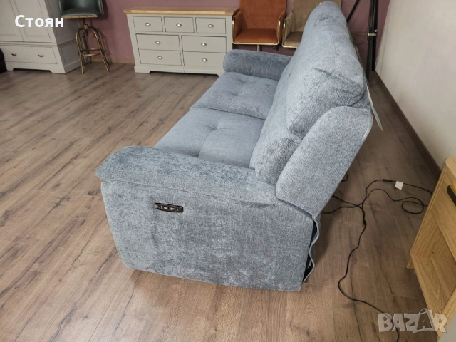 Сив диван тройка от плат с електрически релаксиращ механизъм, снимка 10 - Дивани и мека мебел - 53719996