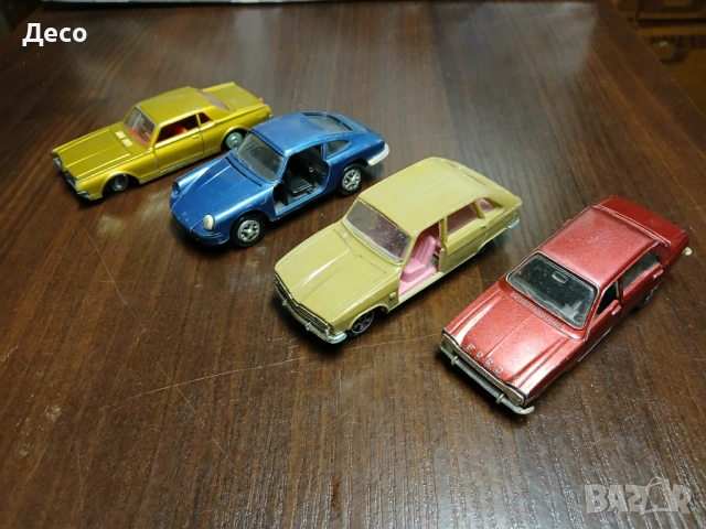 Стари метални и пластмасова колички 1/43.