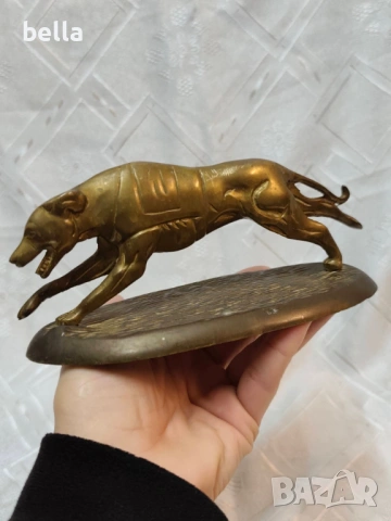 Бронзова пластика на състезателна хрътка,дължина  на основата 16 см., снимка 3 - Антикварни и старинни предмети - 53058558
