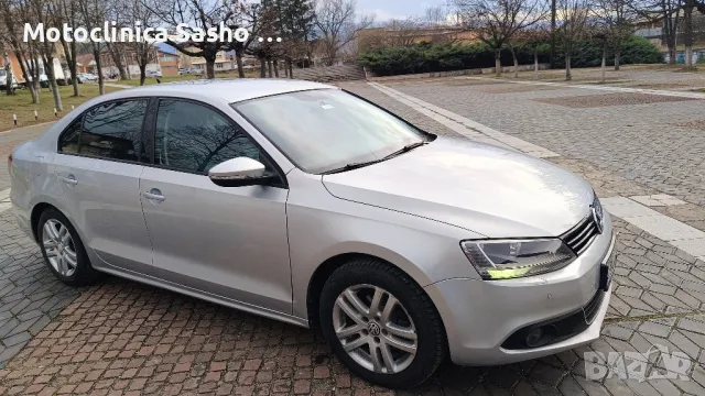 Vw Jetta 1.6 TDi 105p.s.,2013г., снимка 4 - Автомобили и джипове - 49454160