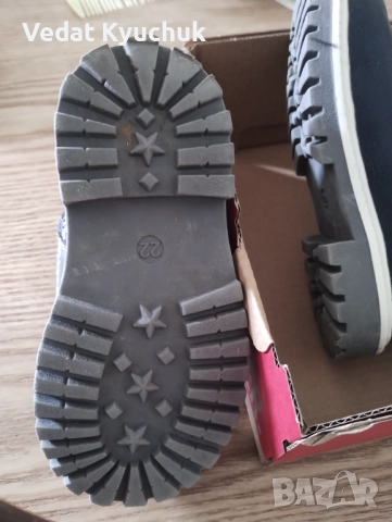 Детски боти Fila 22 номер, снимка 4 - Детски боти и ботуши - 51668515