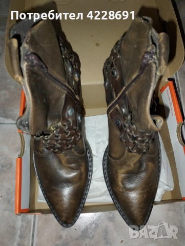 Продавам два чифта дамски обувки и кожени ботуши , снимка 7 - Дамски ежедневни обувки - 52450930